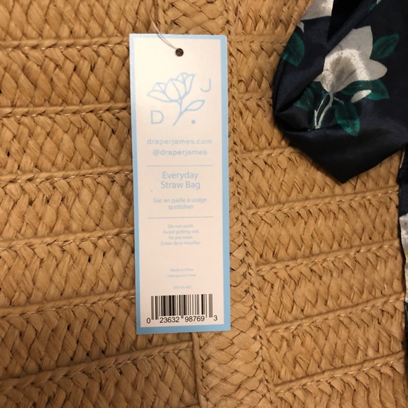 NWT Draper James Straw Bag with Floral Scarf - Picture 4 of 4